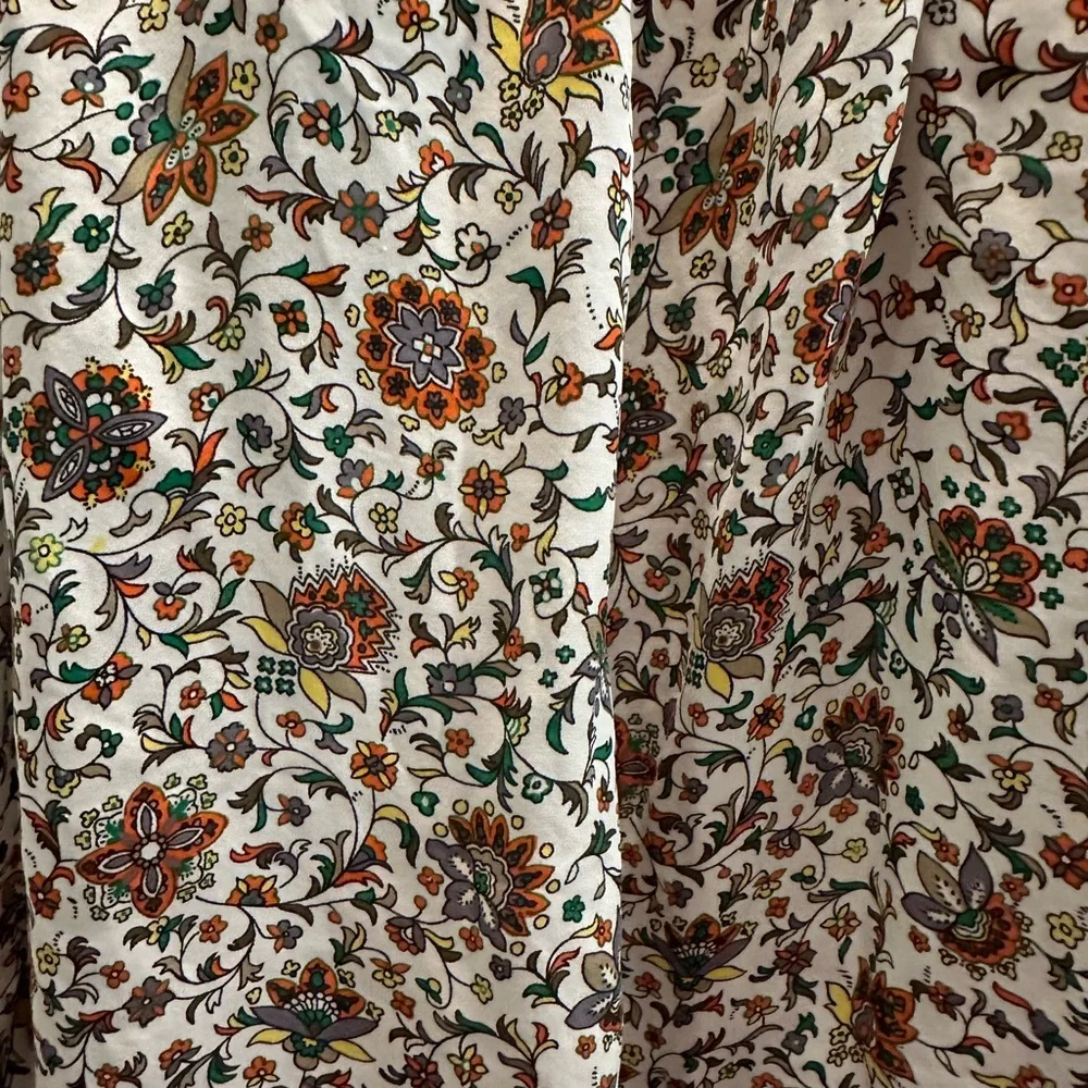 Tory Burch size 4 ladies floral top. Perfect for fall